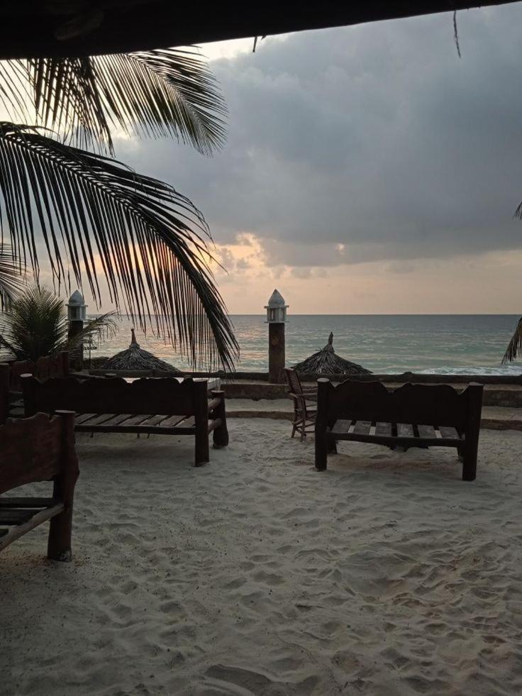 Tiwi Beach Resort & Spa Mombasa Exterior foto