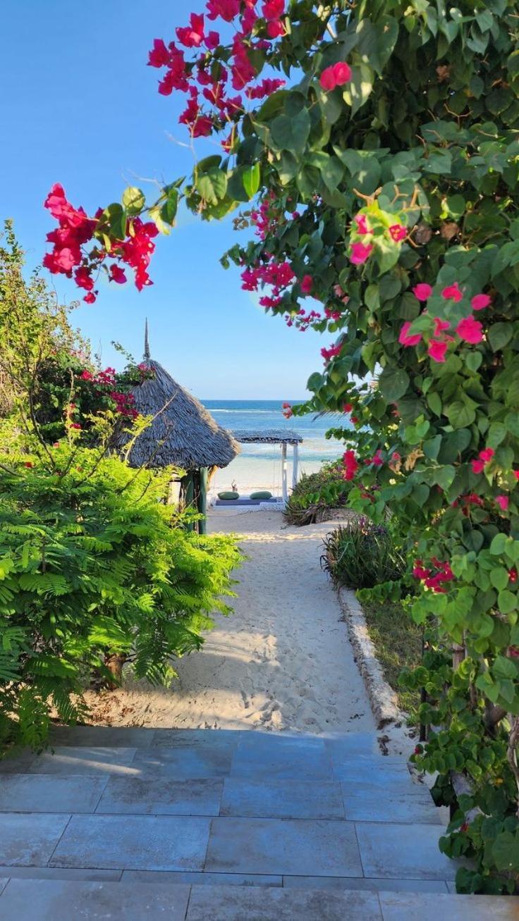 Tiwi Beach Resort & Spa Mombasa Exterior foto