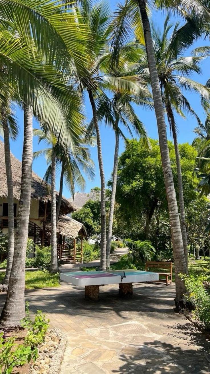 Tiwi Beach Resort & Spa Mombasa Exterior foto